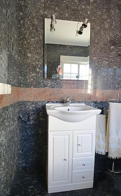 Duplex Da Pedra E Da Auga Lägenhet Meis Exteriör bild